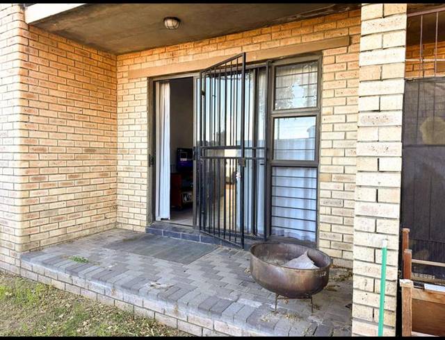 2 BEDROOM PROPERTY TO RENT IN GORDONS BAY